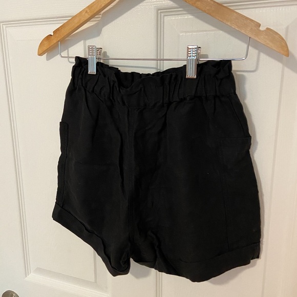 Aritzia Wilfred Free Black Harulia Shorts - Picture 6 of 9